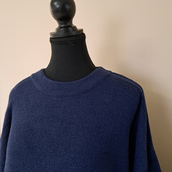 Tilley Crewneck Sweater Women's Size Large Blue Relaxed Fit Cozy Teddy Soft - Picture 8 of 13
